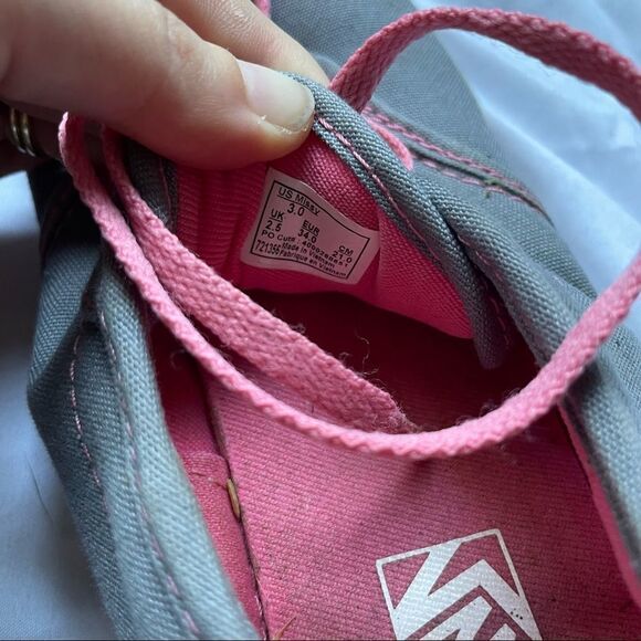 Vans Kids Grey with Pink Shoe Laces - Picture 10 of 10